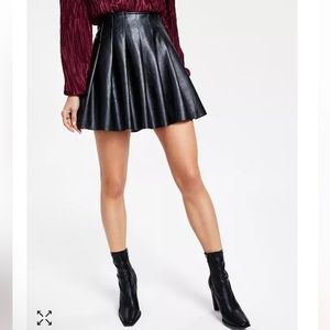 Pleated black Skirt